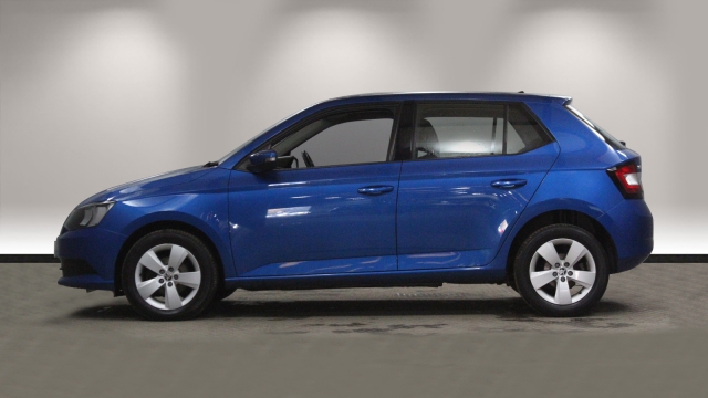 View the 2016 Skoda Fabia: 1.2 TSI 90 SE 5dr Online at Peter Vardy