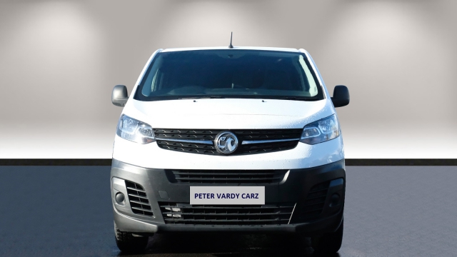 View the 2021 Vauxhall Vivaro: 2700 1.5d 100PS Edition H1 Van Online at Peter Vardy