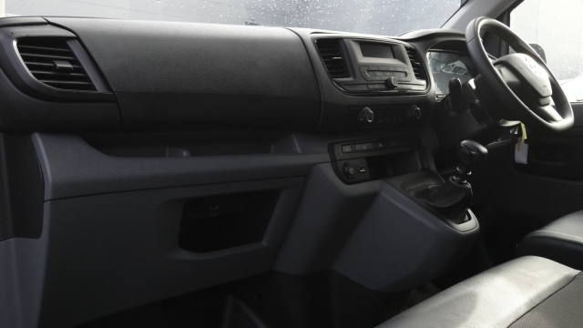 View the 2021 Vauxhall Vivaro: 2700 1.5d 100PS Edition H1 Van Online at Peter Vardy