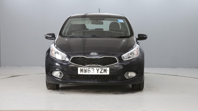 View the 2014 Kia Ceed: 1.4 2 5dr Online at Peter Vardy