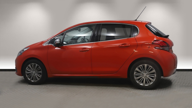 View the 2017 Peugeot 208: 1.2 PureTech 82 Allure 5dr Online at Peter Vardy
