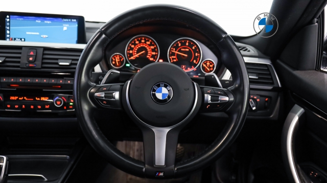 View the 2019 Bmw 4 Series: 420d [190] M Sport 2dr Auto [Professional Media] Online at Peter Vardy