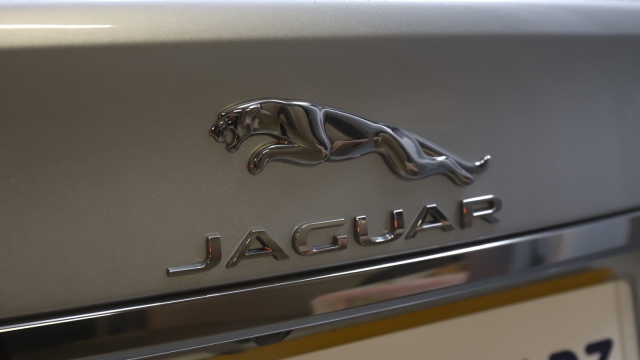 View the 2017 Jaguar Xf: 2.0d [180] Portfolio 4dr Auto Online at Peter Vardy