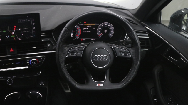 View the 2020 Audi A4: 35 TFSI Black Edition 4dr S Tronic Online at Peter Vardy