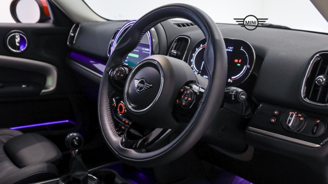 View the 2020 MINI Countryman: 1.5 Cooper Exclusive 5dr Online at Peter Vardy