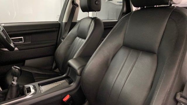 View the 2018 Land Rover Discovery Sport: 2.0 TD4 180 HSE 5dr Online at Peter Vardy