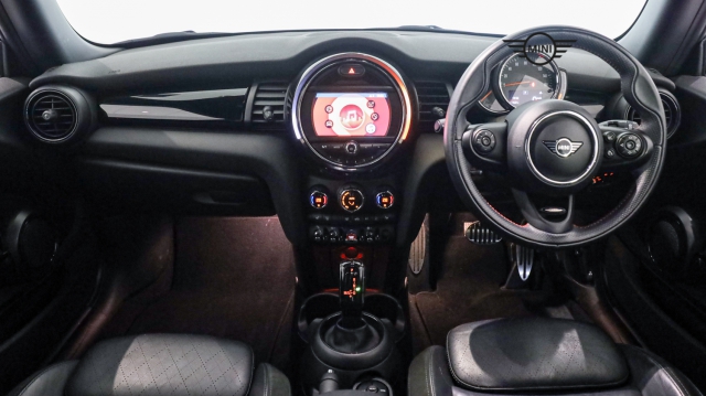 View the 2019 MINI Hatchback: 1.5 Cooper Sport II 3dr Auto [Comfort/Nav Pack] Online at Peter Vardy
