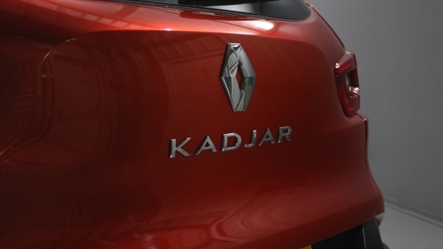 View the 2018 Renault Kadjar: 1.3 TCE Dynamique Nav 5dr Online at Peter Vardy