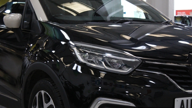 View the 2018 Renault Captur: 0.9 TCE 90 GT Line 5dr Online at Peter Vardy