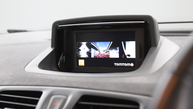 View the 2014 Renault Megane: 1.6 VVT Dynamique TomTom 5dr Online at Peter Vardy