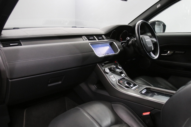 View the 2019 Land Rover Range Rover Evoque: 2.0 TD4 HSE Dynamic 5dr Auto Online at Peter Vardy