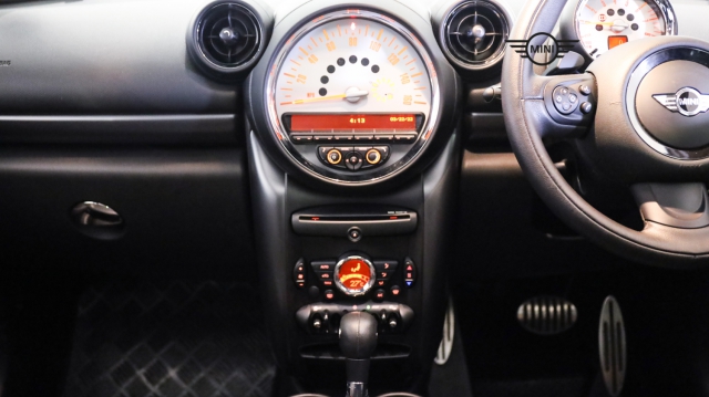 View the 2014 MINI Countryman: 1.6 Cooper S ALL4 5dr Auto [Chili Pack] Online at Peter Vardy