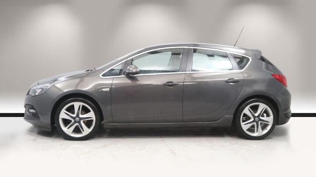 View the 2015 Vauxhall Astra: 1.4T 16V Limited Edition 5dr [Leather] Online at Peter Vardy