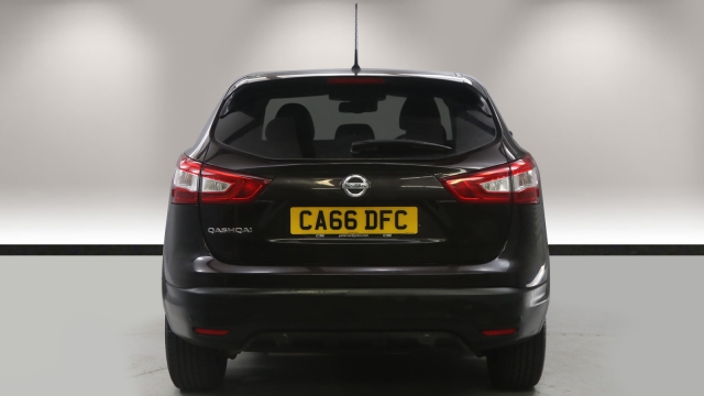 View the 2016 Nissan Qashqai: 1.2 DiG-T N-Connecta [Executive Pack] 5dr Online at Peter Vardy