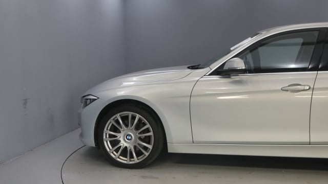 View the 2015 Bmw 3 Series: 330d xDrive Luxury 4dr Step Auto [Business Media] Online at Peter Vardy