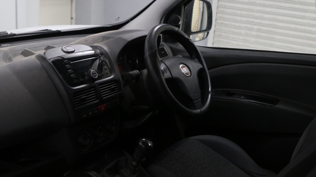 View the 2016 Fiat Doblo: 1.6 Multijet 16V SX Van Online at Peter Vardy