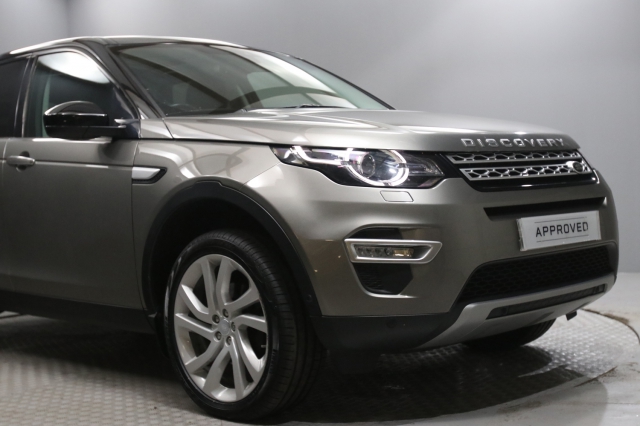 View the 2017 Land Rover Discovery Sport: 2.0 TD4 180 HSE Luxury 5dr Auto Online at Peter Vardy