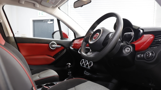 View the 2016 Fiat 500x: 1.6 E-torQ Pop Star 5dr [Start Stop] Online at Peter Vardy