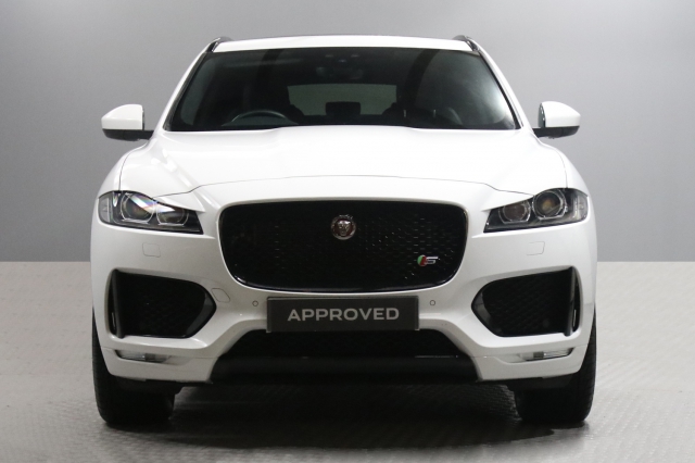 View the 2018 Jaguar F-pace: 3.0d V6 S 5dr Auto AWD Online at Peter Vardy