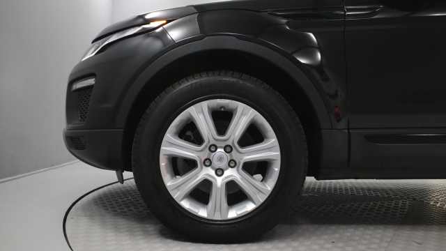View the 2018 Land Rover Range Rover Evoque: 2.0 TD4 SE Tech 5dr Auto Online at Peter Vardy