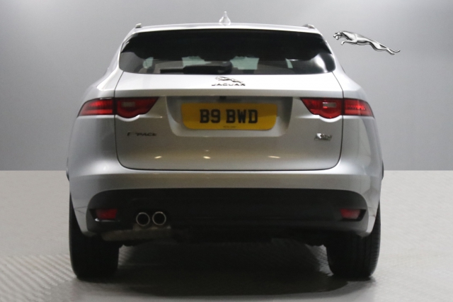 View the 2017 Jaguar F-pace: 2.0d R-Sport 5dr Auto AWD Online at Peter Vardy