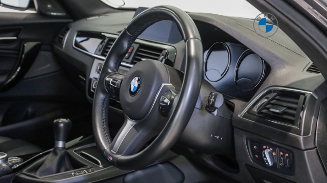 View the 2019 Bmw 1 Series: 118i [1.5] M Sport Shadow Edition 5dr Online at Peter Vardy