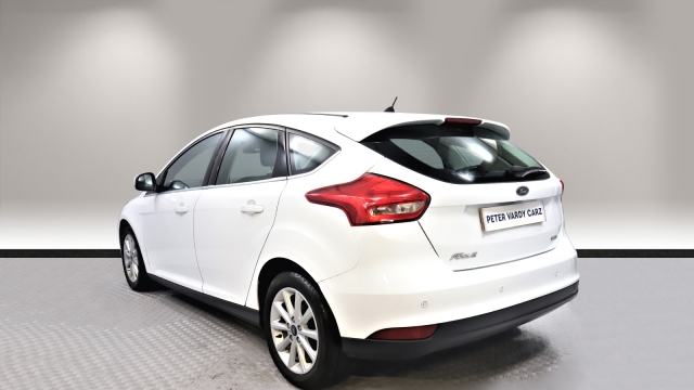View the 2017 Ford Focus: 1.0 EcoBoost 125 Titanium Navigation 5dr Online at Peter Vardy
