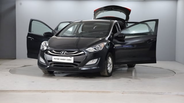 View the 2014 Hyundai I30: 1.4 Active 5dr Online at Peter Vardy