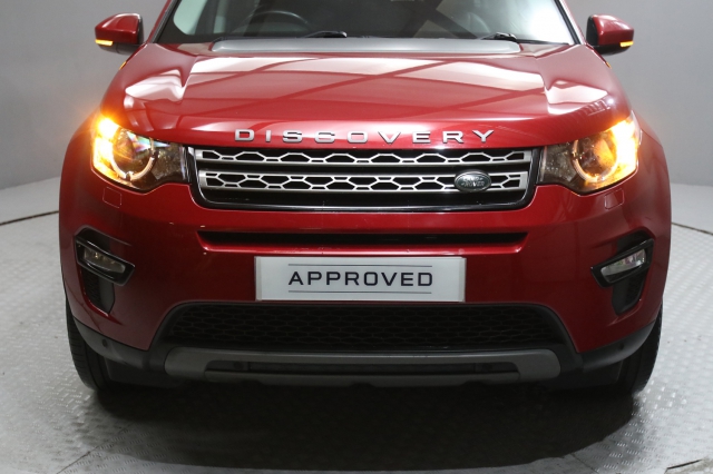 View the 2016 Land Rover Discovery Sport: 2.0 TD4 180 SE Tech 5dr Auto Online at Peter Vardy