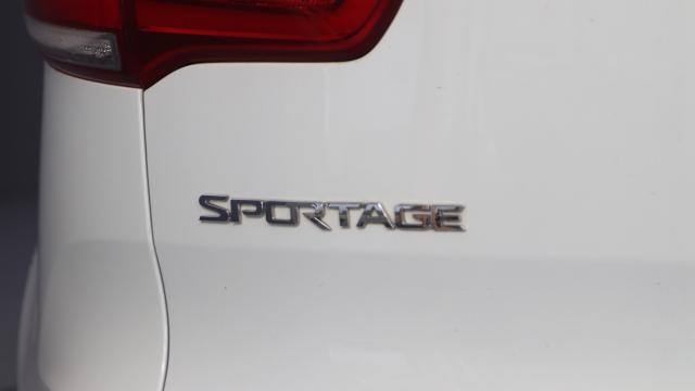 View the 2014 Kia Sportage: 2.0 CRDi KX-4 5dr Online at Peter Vardy