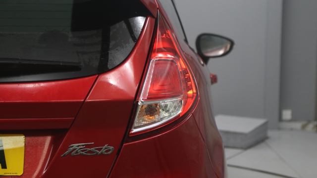 View the 2015 Ford Fiesta: 1.5 TDCi Zetec S 3dr Online at Peter Vardy