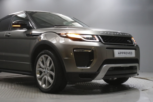 View the 2018 Land Rover Range Rover Evoque: 2.0 TD4 HSE Dynamic Lux 5dr Auto Online at Peter Vardy