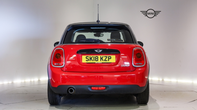 View the 2018 Mini Hatchback: 1.5 Cooper 5dr Online at Peter Vardy