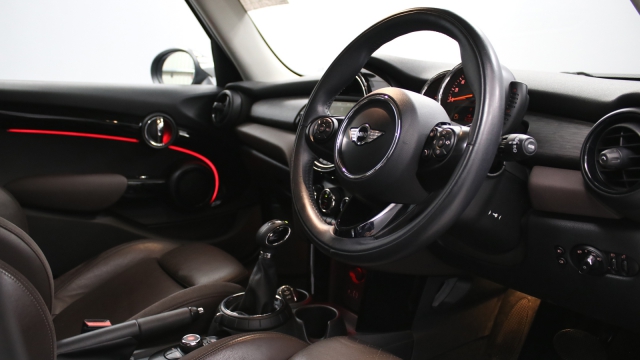 View the 2015 Mini Hatchback: 1.5 Cooper D 5dr Auto Online at Peter Vardy