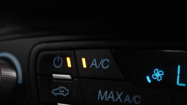 View the 2017 Ford B-max: 1.6 Titanium X Navigator 5dr Powershift Online at Peter Vardy