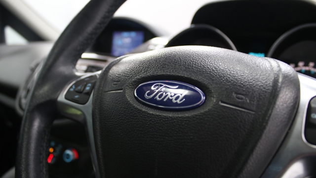 View the 2017 Ford B-max: 1.6 Titanium X Navigator 5dr Powershift Online at Peter Vardy