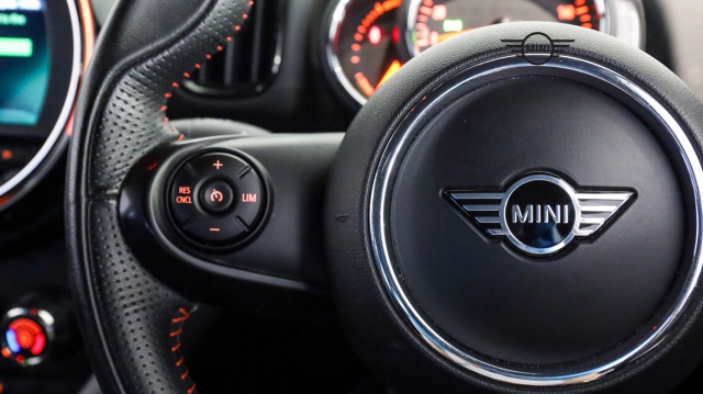 View the 2019 Mini Countryman: 1.5 Cooper S E Sport ALL4 PHEV 5dr Auto Online at Peter Vardy