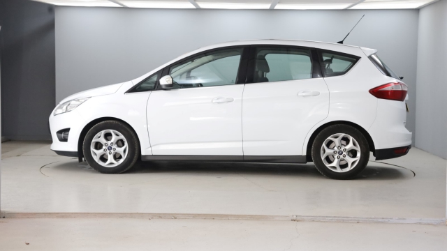 View the 2014 Ford C-max: 1.6 TDCi Zetec 5dr Online at Peter Vardy