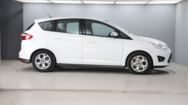 View the 2014 Ford C-max: 1.6 TDCi Zetec 5dr Online at Peter Vardy