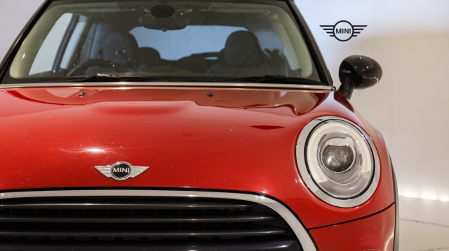 View the 2016 Mini Hatchback: 1.5 Cooper 3dr Auto [Pepper Pack] Online at Peter Vardy