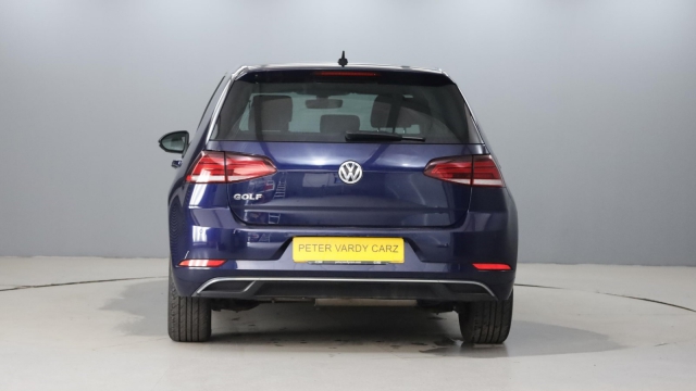View the 2019 Volkswagen Golf: 1.6 TDI Match 5dr Online at Peter Vardy