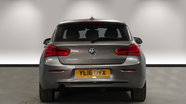 View the 2016 Bmw 1 Series: 116d Sport 5dr Online at Peter Vardy