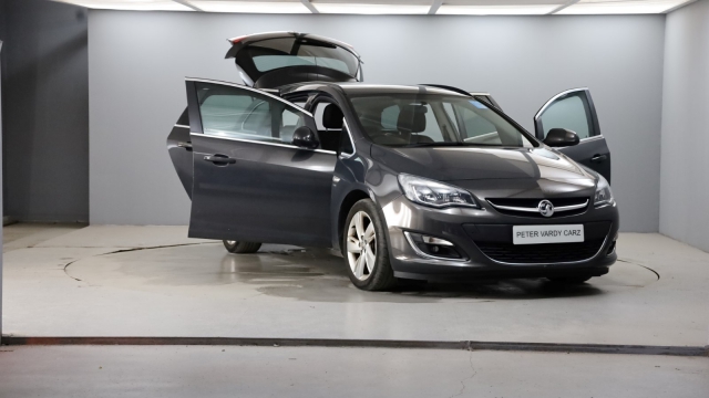 View the 2014 Vauxhall Astra: 1.6i 16V SRi 5dr Online at Peter Vardy