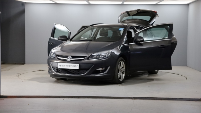 View the 2014 Vauxhall Astra: 1.6i 16V SRi 5dr Online at Peter Vardy