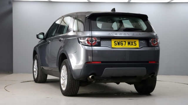 View the 2018 Land Rover Discovery Sport: 2.0 TD4 180 SE Tech 5dr Online at Peter Vardy