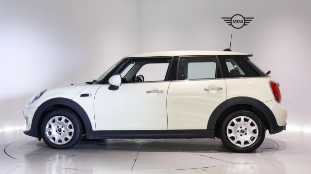 View the 2019 Mini Hatchback: 1.5 One Classic II 5dr Online at Peter Vardy