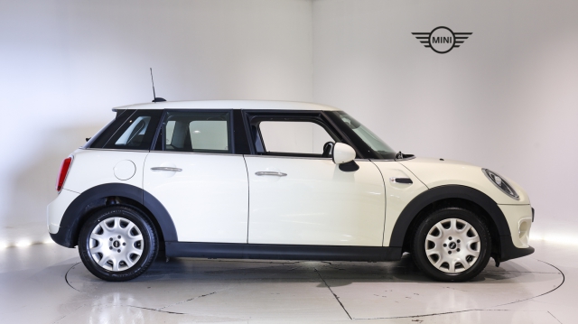 View the 2019 Mini Hatchback: 1.5 One Classic II 5dr Online at Peter Vardy