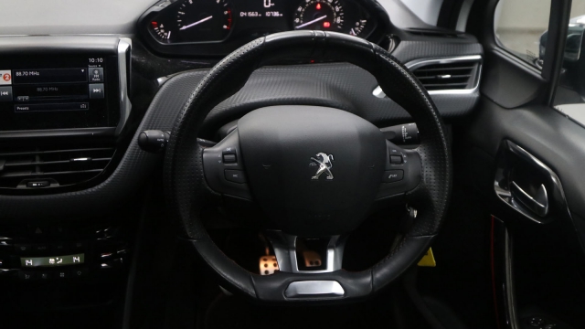 View the 2016 Peugeot 208: 1.6 BlueHDi 100 GT Line 5dr [non Start Stop] Online at Peter Vardy