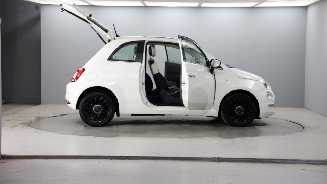View the 2015 Fiat 500: 0.9 TwinAir Lounge 3dr Online at Peter Vardy