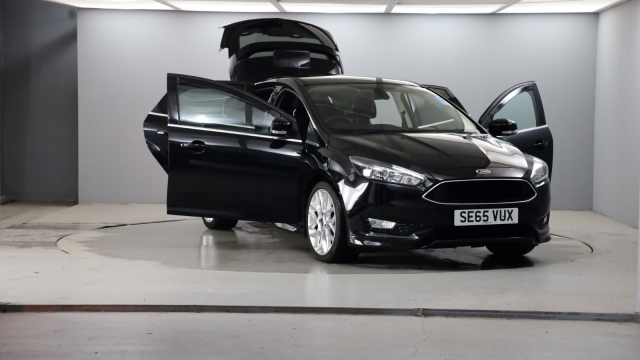 View the 2016 Ford Focus: 1.5 TDCi 120 Zetec S 5dr Online at Peter Vardy